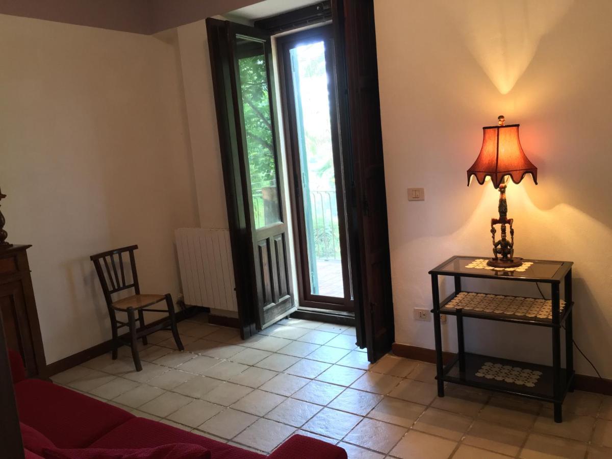 Bed And Breakfast Il Glicine Piedimonte Etneo Δωμάτιο φωτογραφία