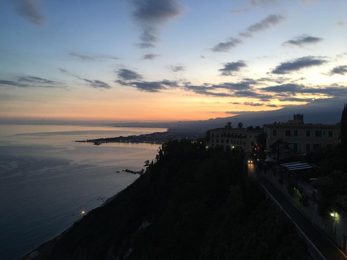 Bed And Breakfast Il Glicine Piedimonte Etneo Εξωτερικό φωτογραφία